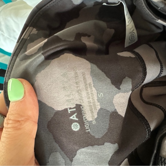 Athleta Women's Lightning Camo 7/8 Tight Running Size Small - Picture 5 of 6